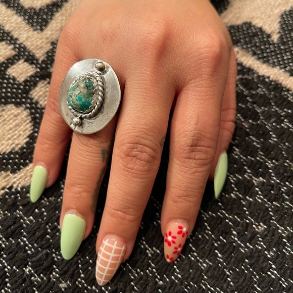 Handmade silver and turquoise ring size 6 3/4 - Picture 3 of 3